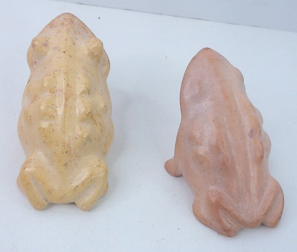 Vintage Hand Carved Soapstone Frogs Made In Kenya Set of 2